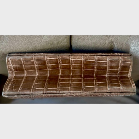 Certified Authentic Vintage Gucci Brown Croco Patent Leather Flap Bag, COA - Picture 5 of 14